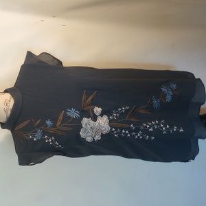 Belle Vere Women's Sleeveless Blouse Floral  Embroidery Size Small